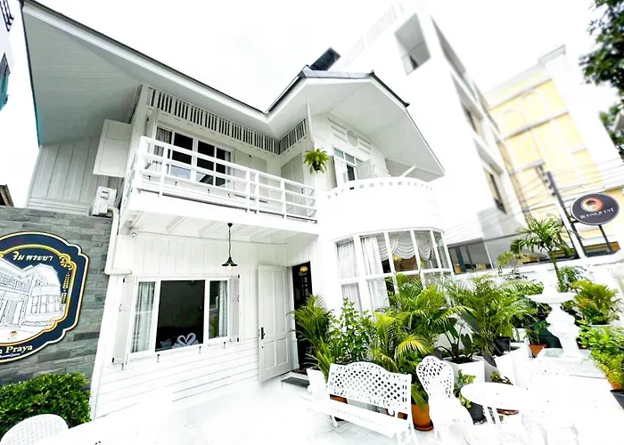 Hotel Roomquest Rim Praya Dinsor Road