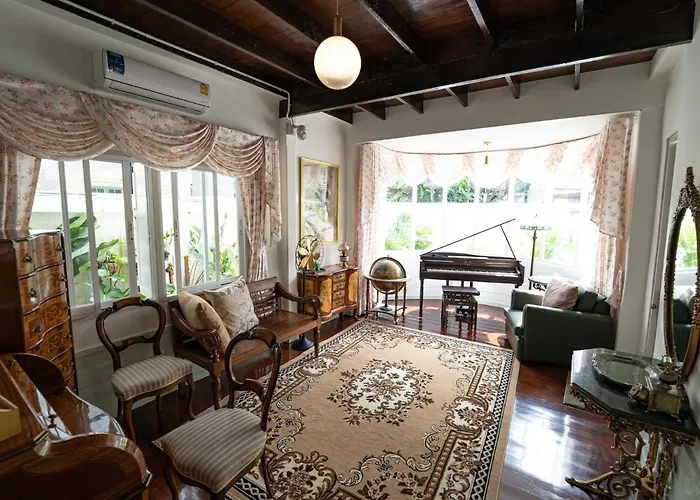Hotel Roomquest Rim Praya Dinsor Road Bangkok