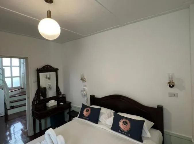 Roomquest Rim Praya Dinsor Road Hotel