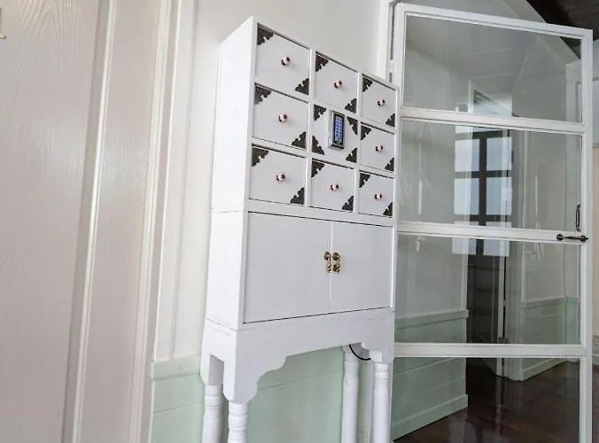Roomquest Rim Praya Dinsor Road Hotel