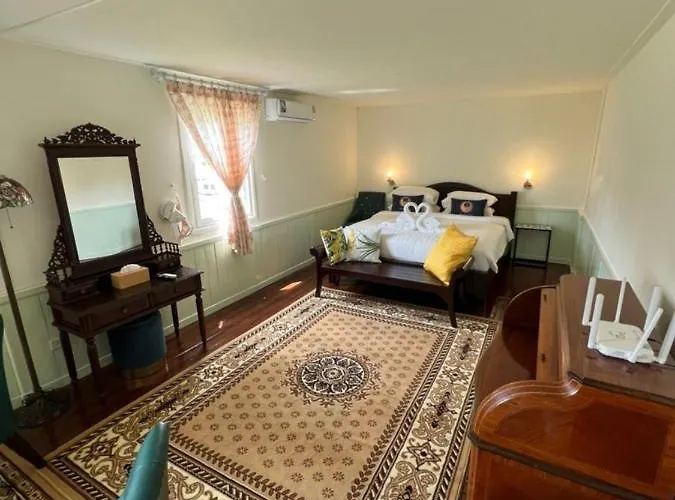 Roomquest Rim Praya Dinsor Road 3*