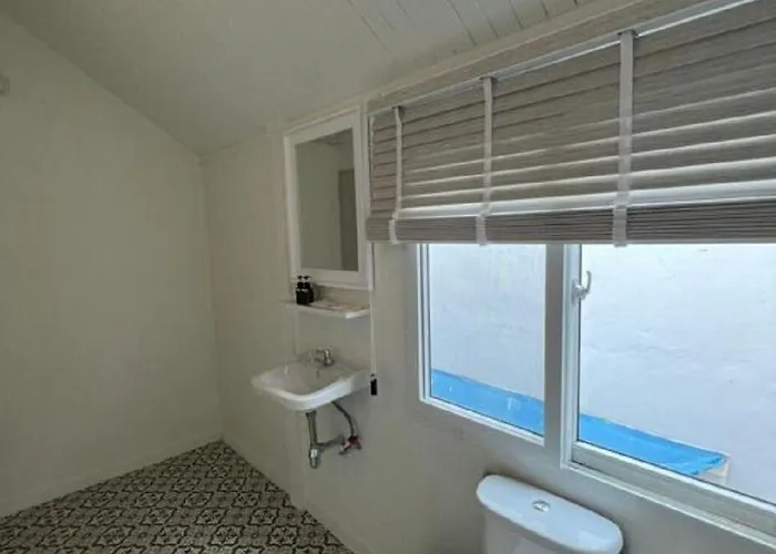 Hotel Roomquest Rim Praya Dinsor Road