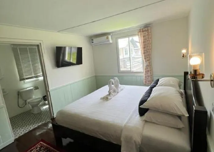 Hotel Roomquest Rim Praya Dinsor Road 3*